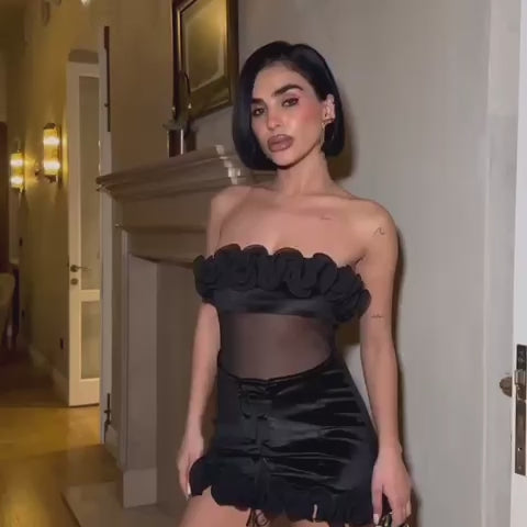 Elegantes Mini-Kleid mit Volant-Details