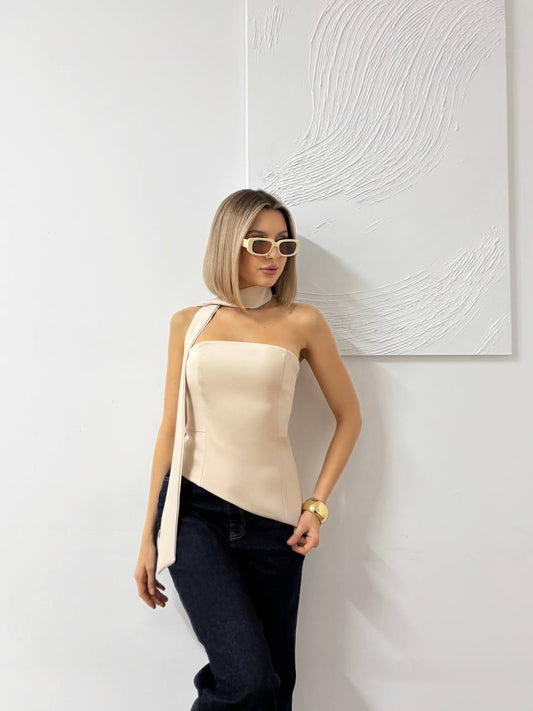 Elegantes Bandeau-Top mit Schnür-Detail